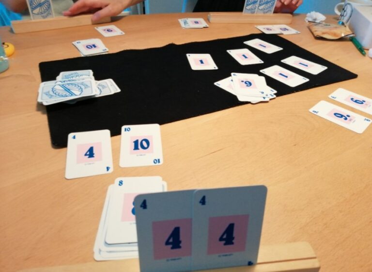 【フリンチ/ FLINCH】ルール概要とレビュー：ボードゲーム家族 新！ボードゲーム家族