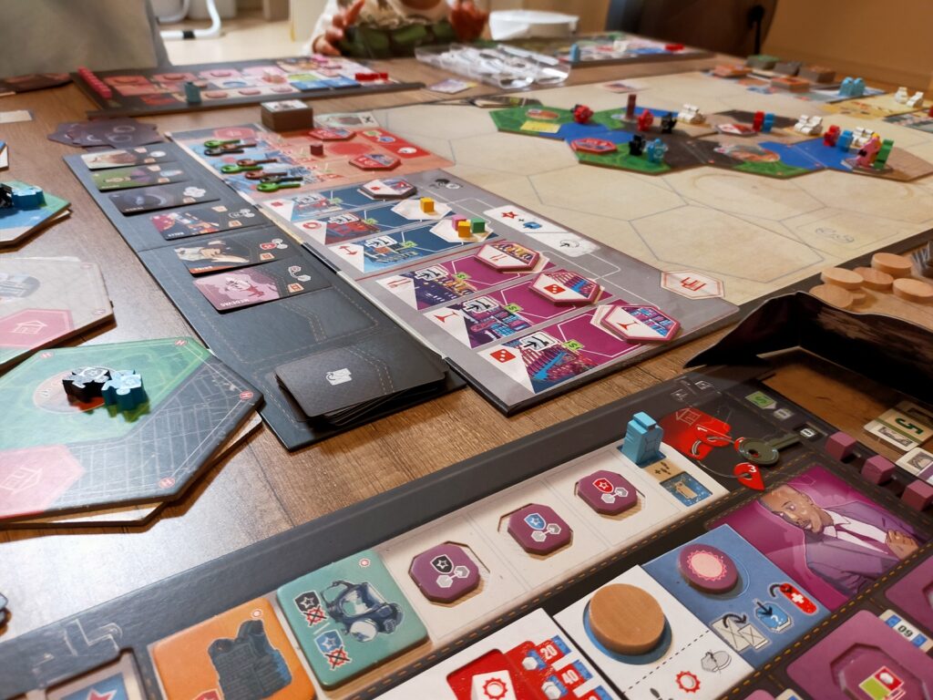 【エスケーププラン/ Escape Plan】ルール概要とレビュー：ボードゲーム家族 新！ボードゲーム家族