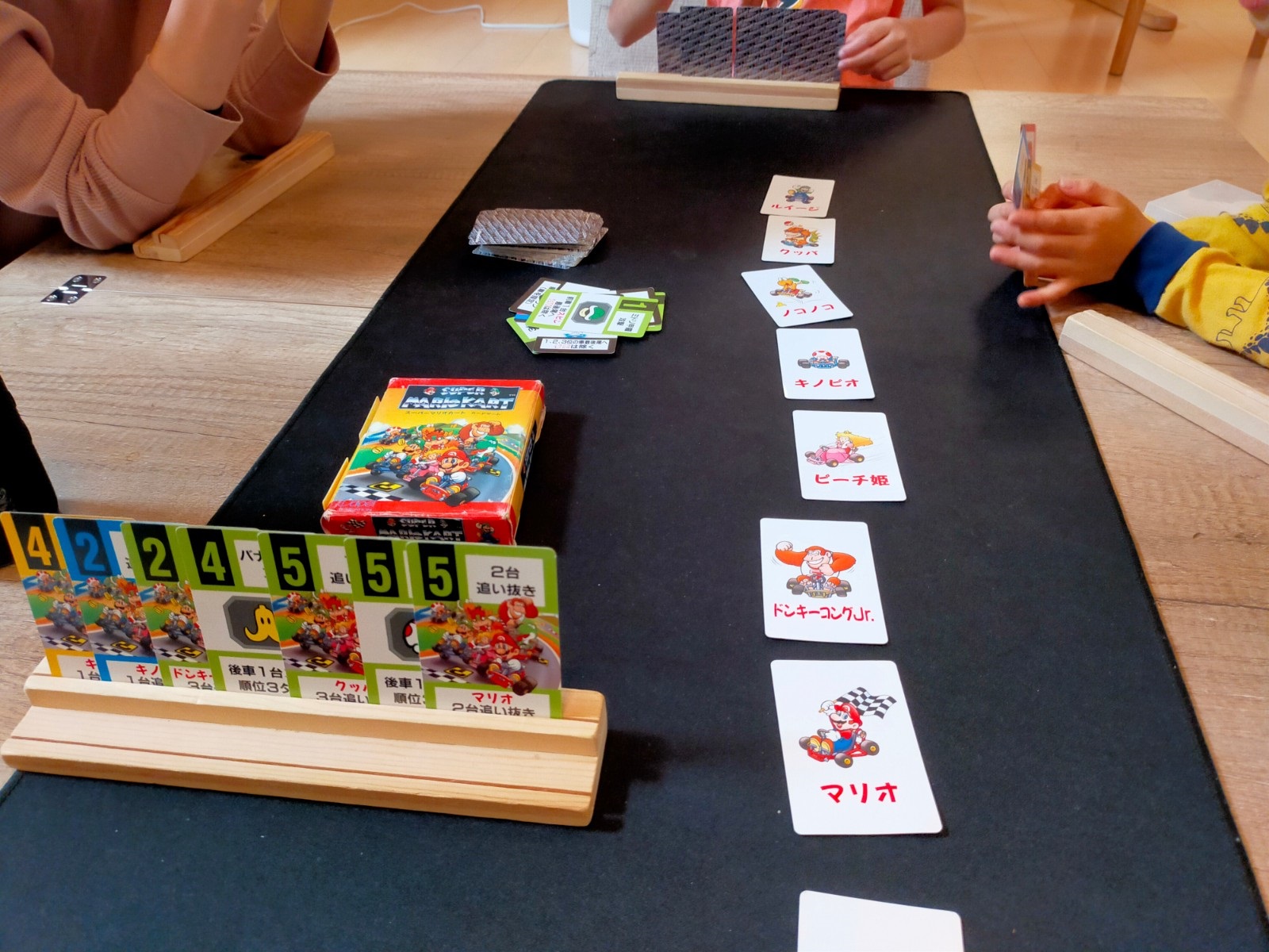 スーパーマリオカート カードゲーム ルール概要とレビュー ボードゲーム家族 新 ボードゲーム家族